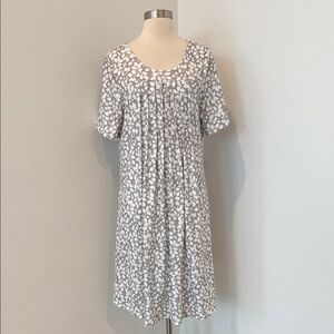 NWT Gray and White Floral Dress, Sz M